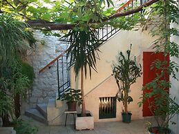 Apartment and Room Ivica