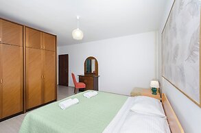 Apartments and Rooms Antee