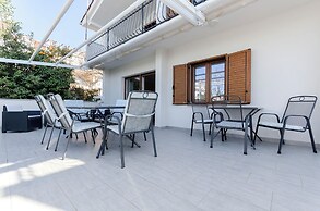 Apartments and Rooms Antee