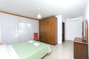 Apartments and Rooms Antee