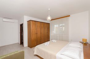Apartments and Rooms Antee