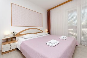 Apartments and Rooms Antee