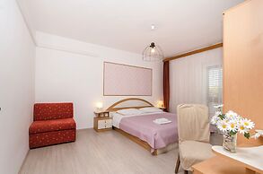 Apartments and Rooms Antee