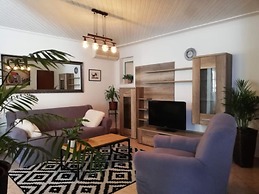 Apartment Peaceful Green Oasis