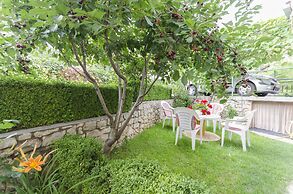 Apartment Peaceful Green Oasis
