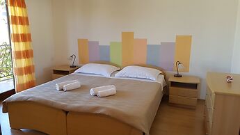 Apartments and Room Caric