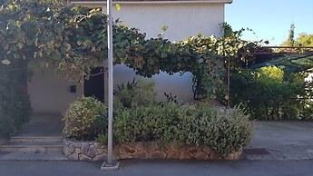 Apartments and Room Caric