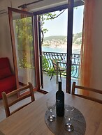 Apartments and Room Caric