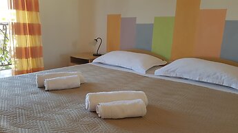 Apartments and Room Caric