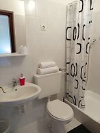 Apartments and Room Caric