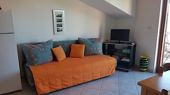 Apartments and Room Caric