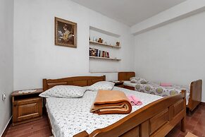 Apartments Robinzon Milivoj