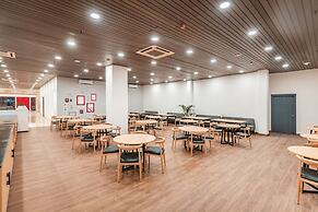 Super OYO Townhouse 2 Hotel Gunung Sahari