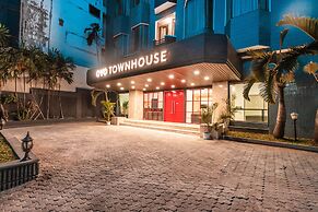 Super OYO Townhouse 2 Hotel Gunung Sahari