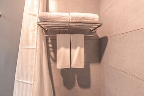 Super OYO Townhouse 2 Hotel Gunung Sahari