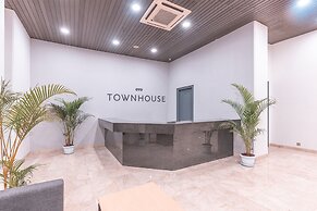 Super OYO Townhouse 2 Hotel Gunung Sahari