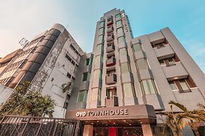 Super OYO Townhouse 2 Hotel Gunung Sahari