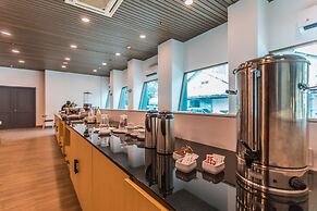 Super OYO Townhouse 2 Hotel Gunung Sahari