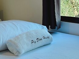 Pig Dive Hostel