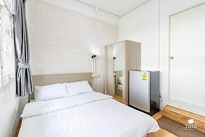 Ze Residence Bang Aor
