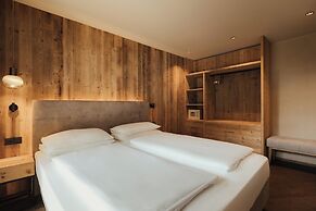 Waldrast - Forestside Living