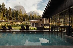 Waldrast - Forestside Living