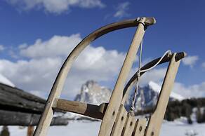 Waldrast - Forestside Living