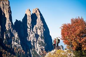 Waldrast - Forestside Living