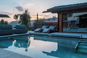 Waldrast - Forestside Living