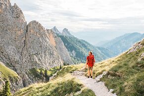 Waldrast - Forestside Living