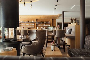 Waldrast - Forestside Living