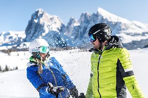 Waldrast - Forestside Living