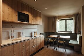 Waldrast - Forestside Living