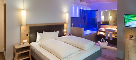 Waldrast - Forestside Living