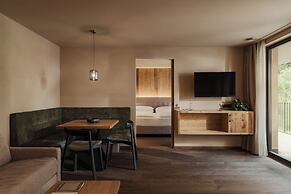 Waldrast - Forestside Living