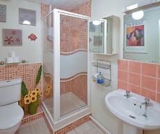 Large 3 Bed Sleep 6 Central MK