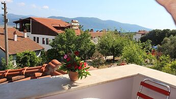 Moonhouse Apartments