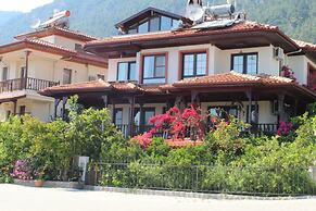 Moonhouse Apartments