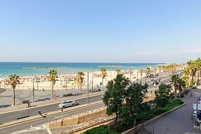 Luxury 2BR on the water by HolyGuest