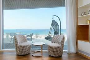 Luxury 2BR on the water by HolyGuest