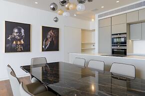 Luxury 2BR on the water by HolyGuest