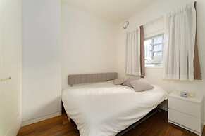 Luxury 2BR on the water by HolyGuest