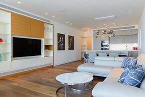 Luxury 2BR on the water by HolyGuest