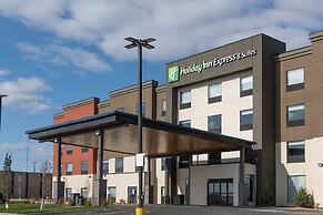 Holiday Inn Express & Suites North Battleford by IHG