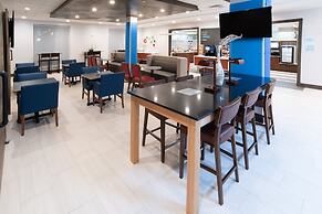 Holiday Inn Express & Suites North Battleford by IHG