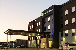 Holiday Inn Express & Suites North Battleford by IHG