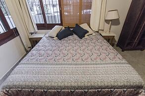 Cozy Studios near Shopping del Sol