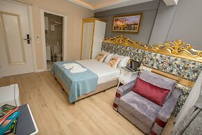 Atlantis Royal Hotel