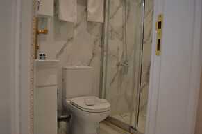 Atlantis Royal Hotel