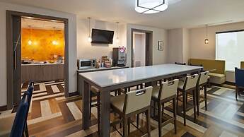 Best Western Green Oaks Inn